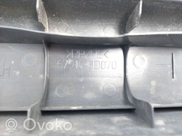 Toyota Yaris Priekinio slenksčio apdaila (vidinė) 679140D070