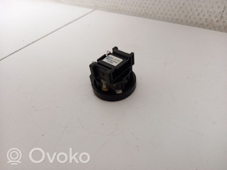 Toyota Auris 150 Etuoven diskanttikaiutin 8616002700