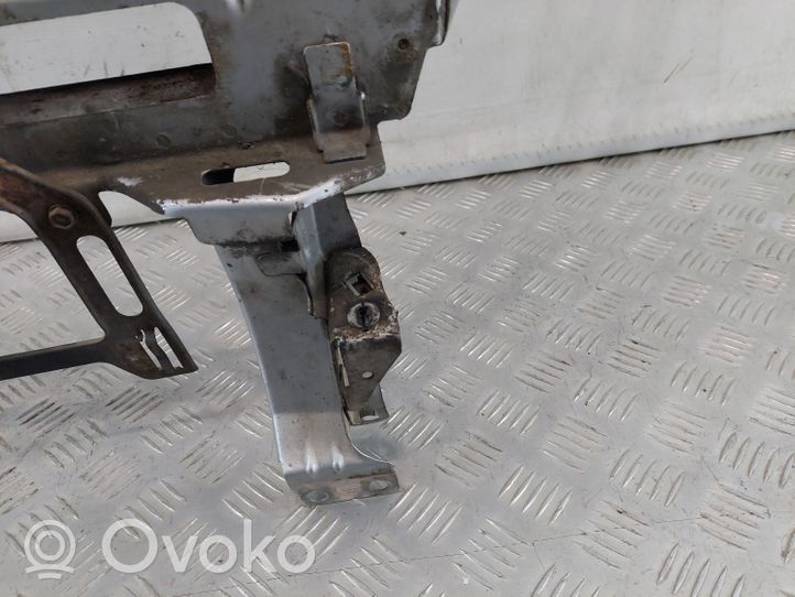 Mercedes-Benz A W168 Radiatoru paneļa turētājs (televizora) A1686208534