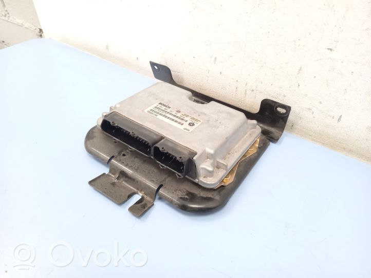 Jeep Grand Cherokee (WJ) Sterownik / Moduł ECU 0281001767