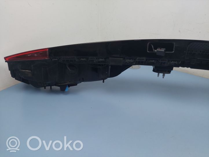 Audi Q8 Lampy tylnej klapy bagażnika 4M8945095S