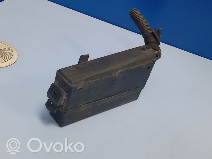 Opel Vectra B Module de fusibles ZF231