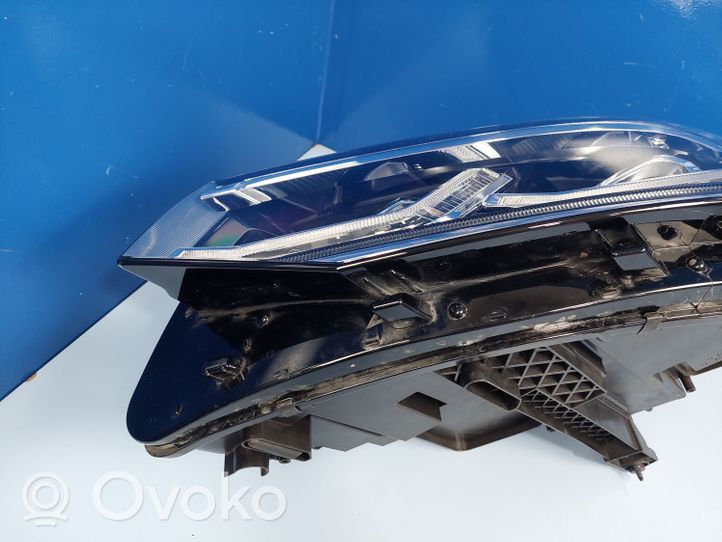 Volkswagen Tiguan Lampa przednia 5NB941081C