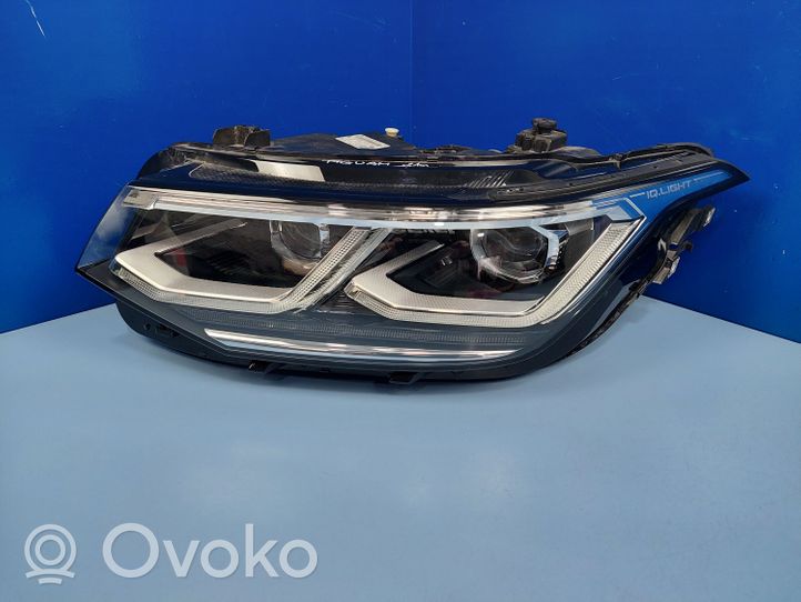 Volkswagen Tiguan Lampa przednia 5NB941081C