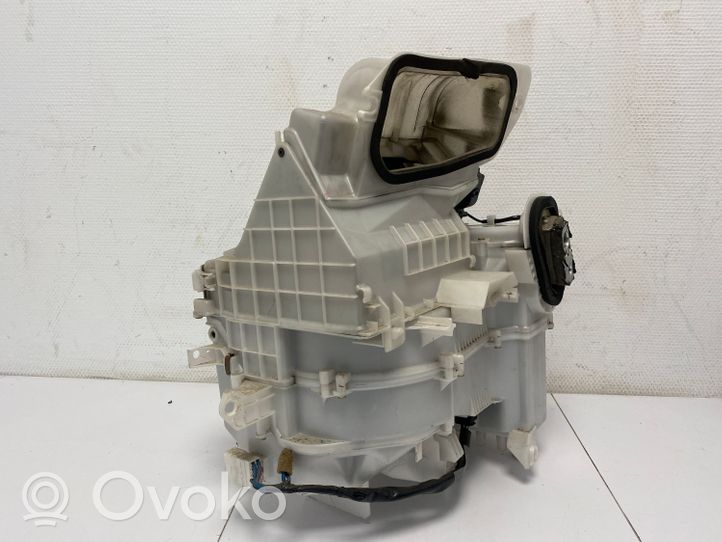 Toyota Yaris Sisälämmityksen ilmastoinnin korin kokoonpano 8703052100