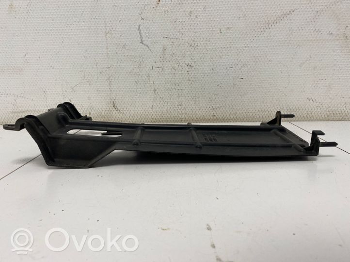 Toyota Yaris Inne części komory silnika 5328952010