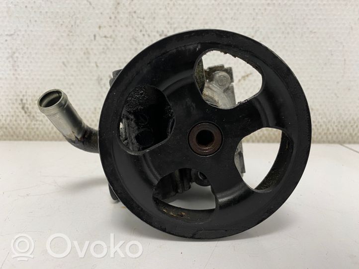 Mitsubishi Grandis Ohjaustehostimen pumppu 5Y242213