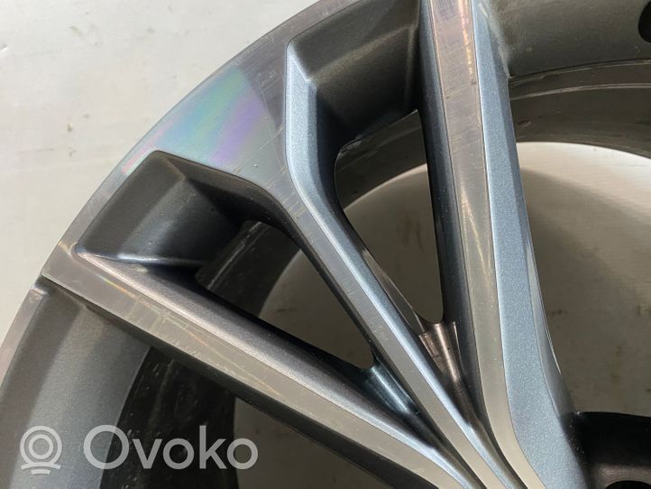 Audi Q8 R21 alloy rim 4M8601025S