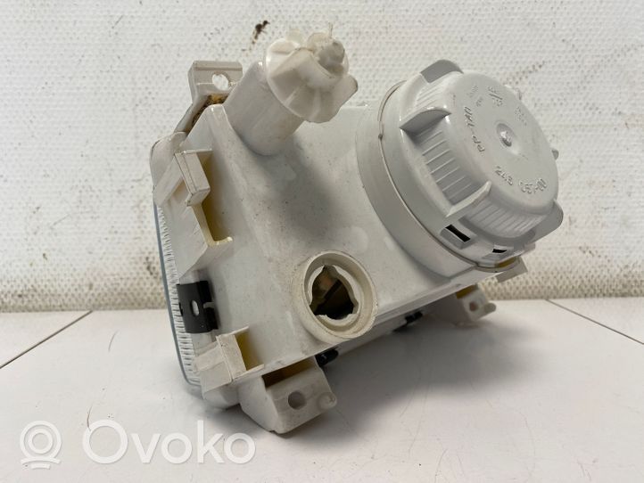 Skoda Felicia II Lampa przednia 301246051