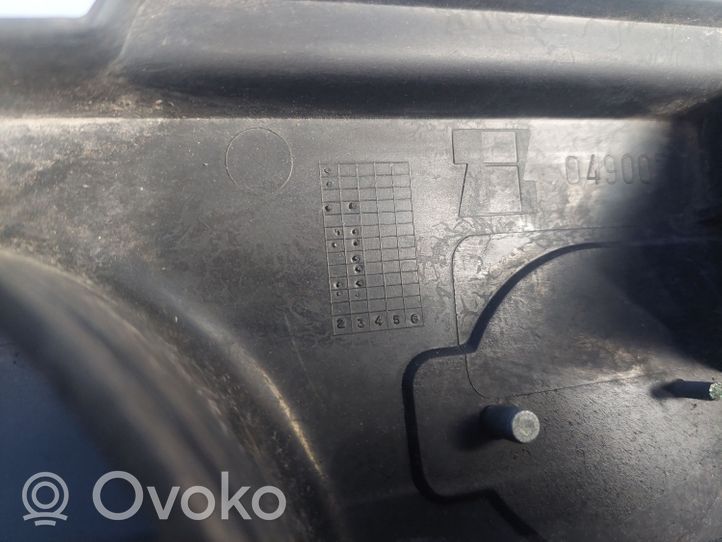 Nissan Terrano Grotelės viršutinės 623100F000B1