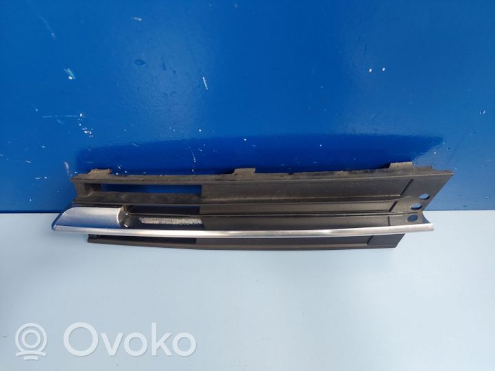 BMW 7 F01 F02 F03 F04 Grille inférieure de pare-chocs avant 51117295267