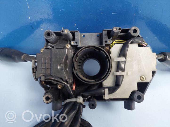 Toyota Carina T190 Leva/interruttore dell’indicatore di direzione e tergicristallo 178854