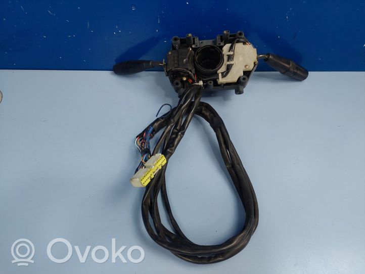 Toyota Carina T190 Leva/interruttore dell’indicatore di direzione e tergicristallo 178854