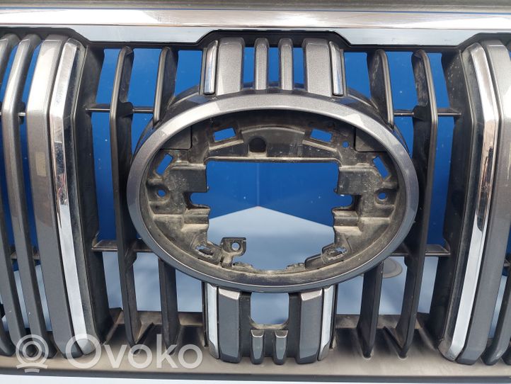 Toyota Land Cruiser (J150) Grille calandre supérieure de pare-chocs avant 5310160J20