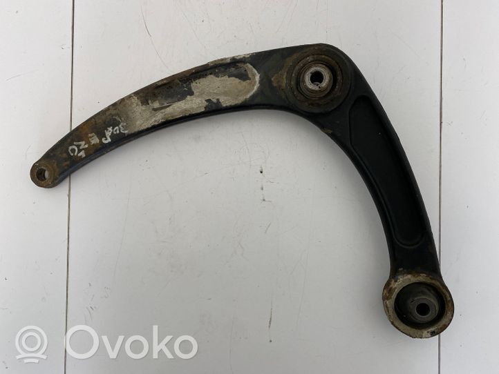 Peugeot 307 Braccio di controllo sospensione anteriore inferiore/braccio oscillante 1607314580