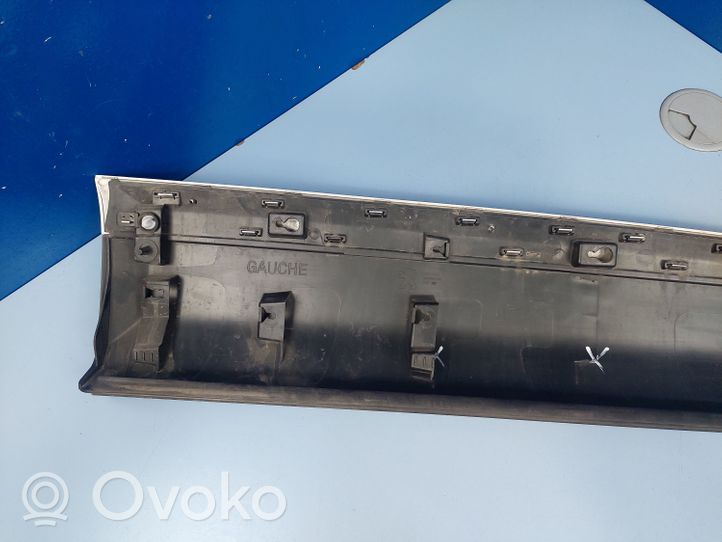 Peugeot 2008 II Priekšpusē durvju dekoratīvā apdare (moldings) 9837637180