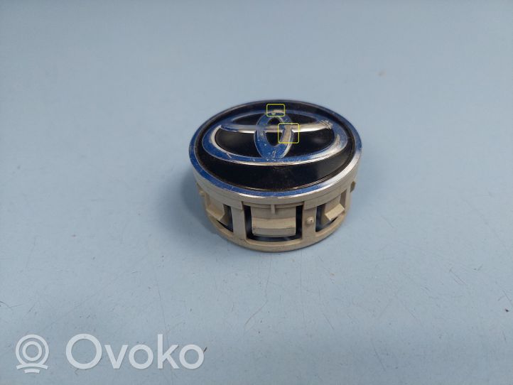 Toyota Yaris Original wheel cap 4260352170