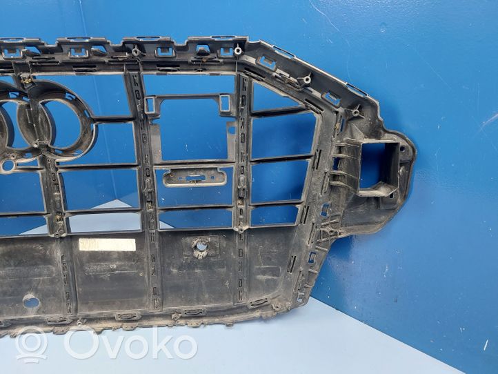 Audi Q7 4M Front bumper upper radiator grill 4M0853651AK