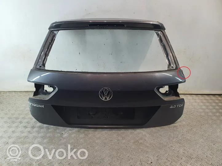 Volkswagen Tiguan Takaluukun/tavaratilan kansi 5NA827445A