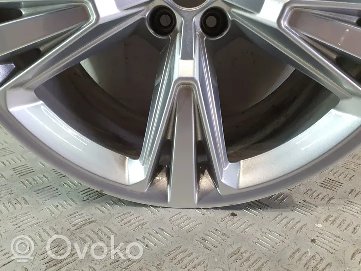 Audi Q8 R21 alloy rim 4M8601025H