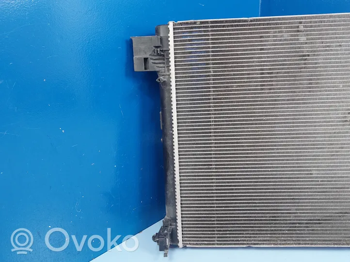 Nissan Qashqai J12 Radiateur de refroidissement 21410HV70A