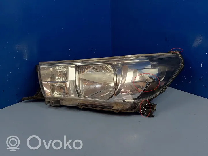 Toyota Hilux (AN120, AN130) Phare frontale 811700K690