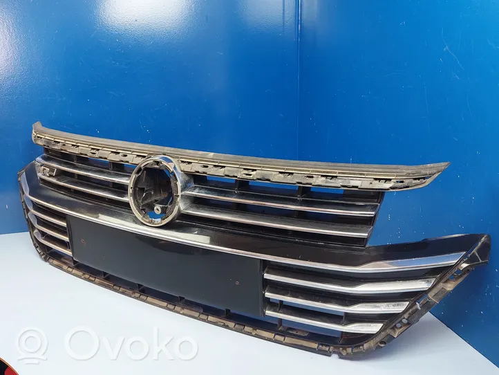 Volkswagen Arteon Maskownica / Grill / Atrapa górna chłodnicy 3G8853655A