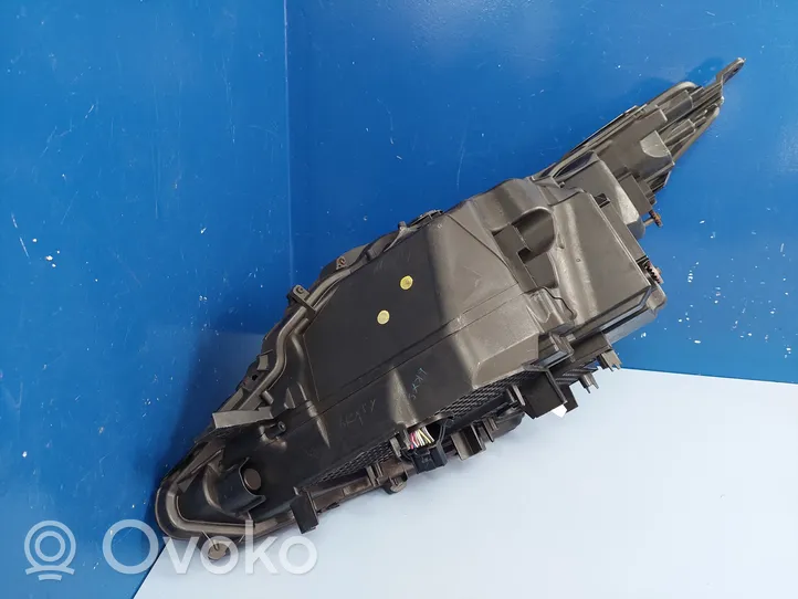 Lexus RX 330 - 350 - 400H Lampa przednia 8114548D40