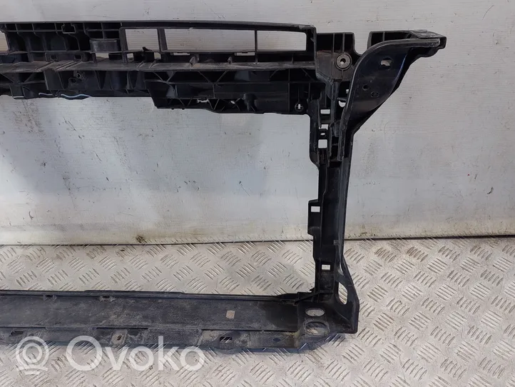 Volkswagen Golf VIII Radiatorių panelė (televizorius) 5H0805588J