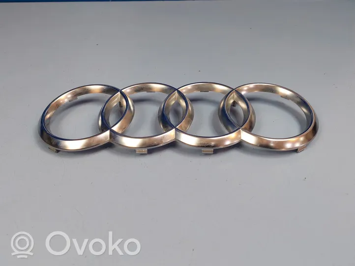 Audi e-tron Mostrina con logo/emblema della casa automobilistica 4KE853605