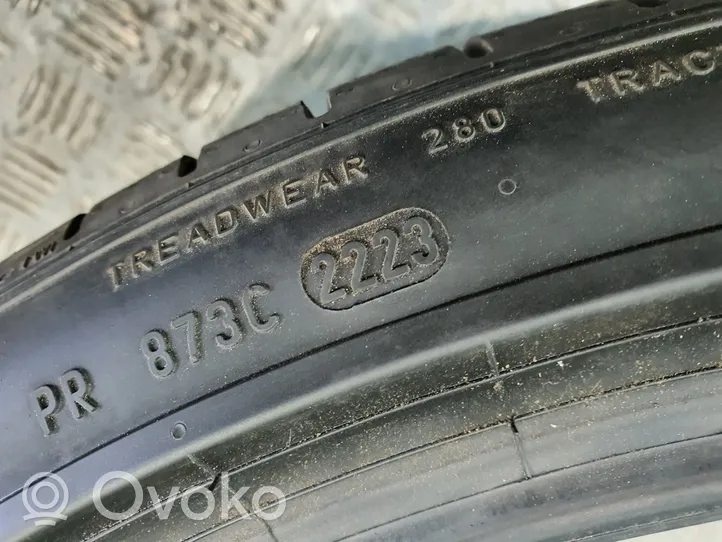 Mercedes-Benz GLS X166 Neumático de verano R22 PIRELLI