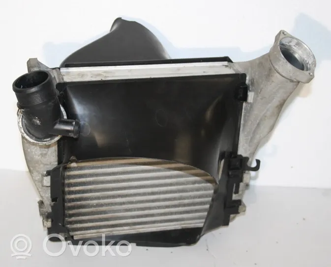 Porsche Cayenne (92A) Chłodnica powietrza doładowującego / Intercooler 7L5145804D