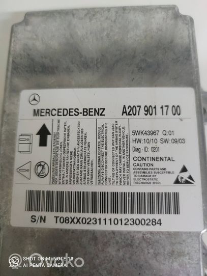 Mercedes-Benz E C207 W207 Oro pagalvių valdymo blokas A2079011700