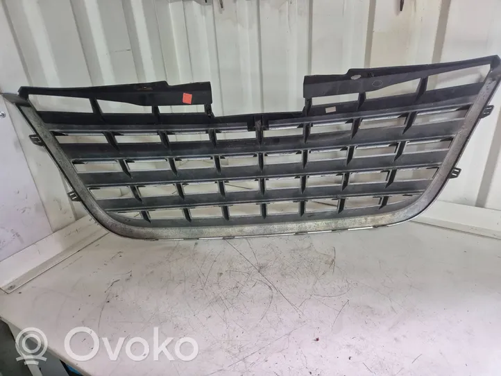 Chrysler Voyager Grille calandre supérieure de pare-chocs avant 