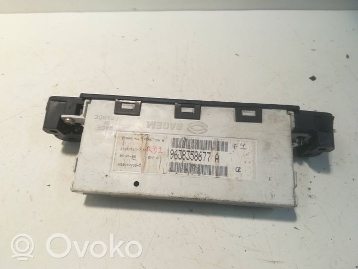 Peugeot 406 Monitori/näyttö/pieni näyttö 9638358677