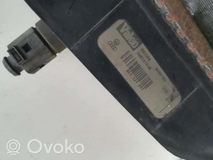 Audi A4 S4 B5 8D Radiatore di raffreddamento 8E0121251