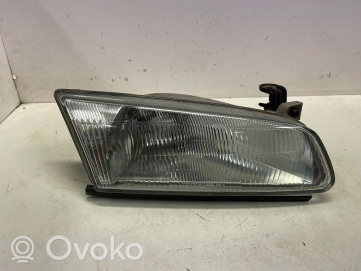 Toyota Camry Lampa przednia 11076448