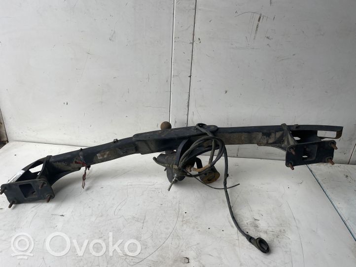 Mercedes-Benz C W204 Hak holowniczy / Komplet A2043101024