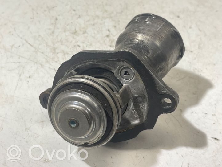 Mercedes-Benz CLS C219 Termostaatin kotelo A272200015