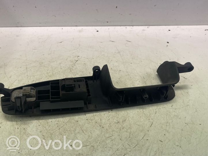 Audi A4 S4 B7 8E 8H Front door window switch trim 8E1867171