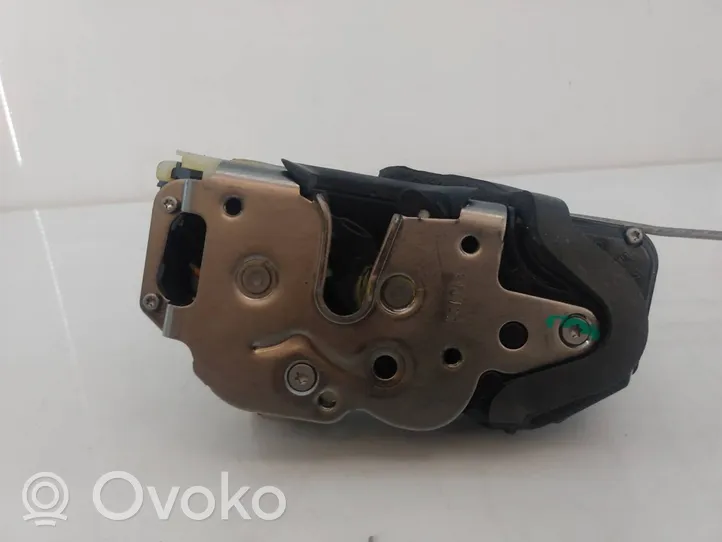 Chevrolet Cruze Front door lock 3027086