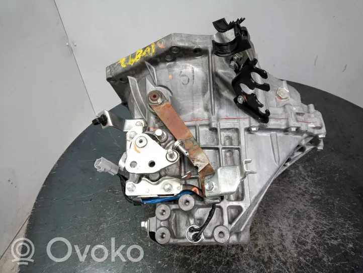 Toyota Aygo AB10 Manuaalinen 5-portainen vaihdelaatikko 20TT011721730