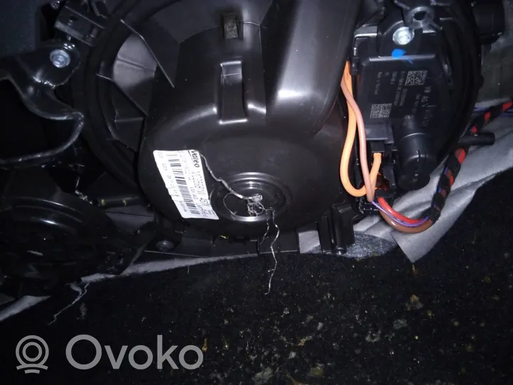Volkswagen T-Roc Carcasa de montaje de la caja de climatización interior 5Q1819021H