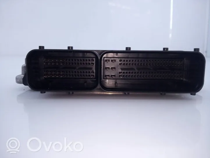 Volkswagen Tiguan Sterownik / Moduł ECU 04L907309K