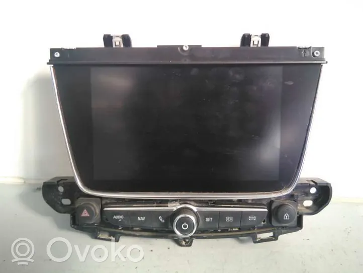 Opel Grandland X Panel / Radioodtwarzacz CD/DVD/GPS YP001296YX