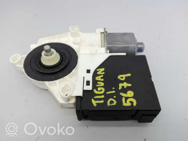 Volkswagen Tiguan Moteur de lève-vitre de porte avant 5N0959701G