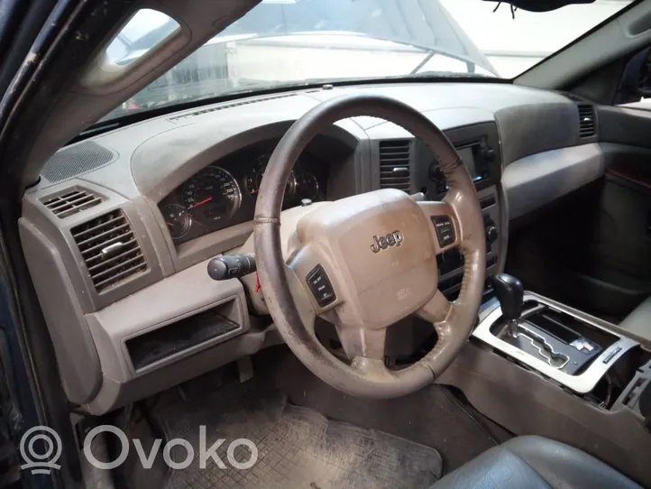 Jeep Grand Cherokee Armaturenbrett Cockpit 