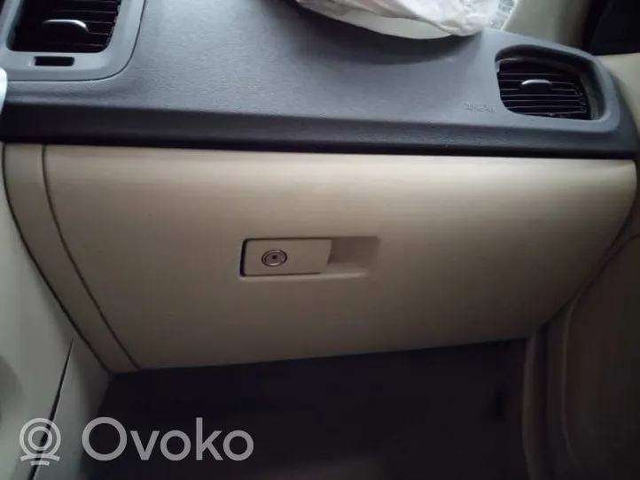 Volvo S60 Daiktadėžė 