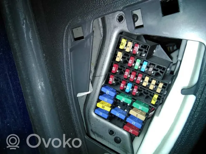 Dacia Dokker Ramka / Moduł bezpieczników 