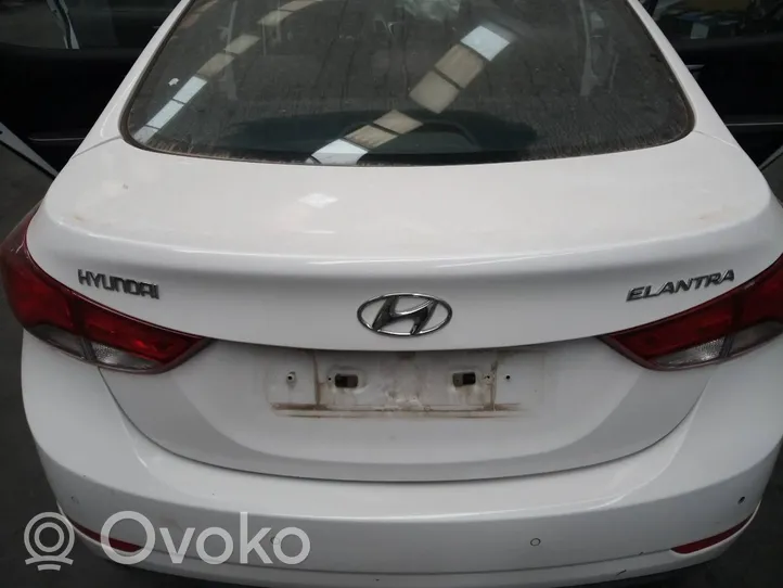 Hyundai Elantra Takaluukun/tavaratilan kansi 